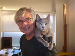 Denis Mizzi with cat